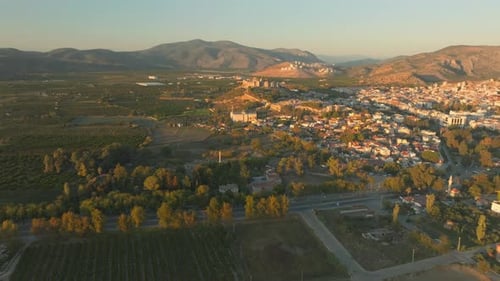 Drone aérien de Selcuk dans la ville historique, ancien château d'Ayasuluk, Turquie