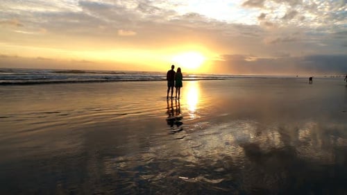 Silhouette of Couple Admire Sunset on Beach, Super 240