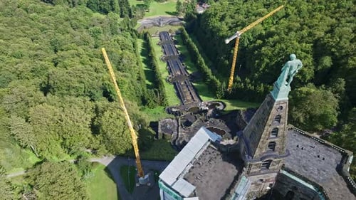 Vue aérienne du monument d'Hercule à Kassel, Allemagne