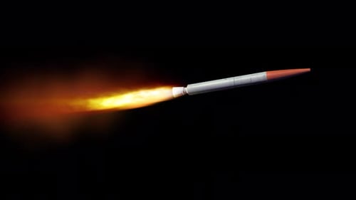 Ein Raumschiff im Look einer Rakete fliegt an der Kamera vorbei. 4k