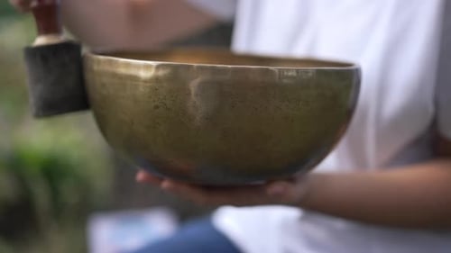 Experience the Benefits of Meditative Sound Therapy with Soothing Singing Bowls