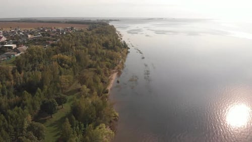 Blick auf das Flussufer