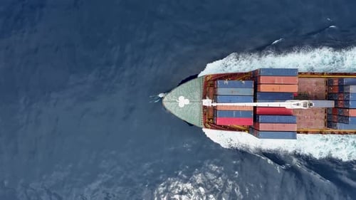 Vue aérienne d'un cargo en mer Méditerranée, Méditerranée.