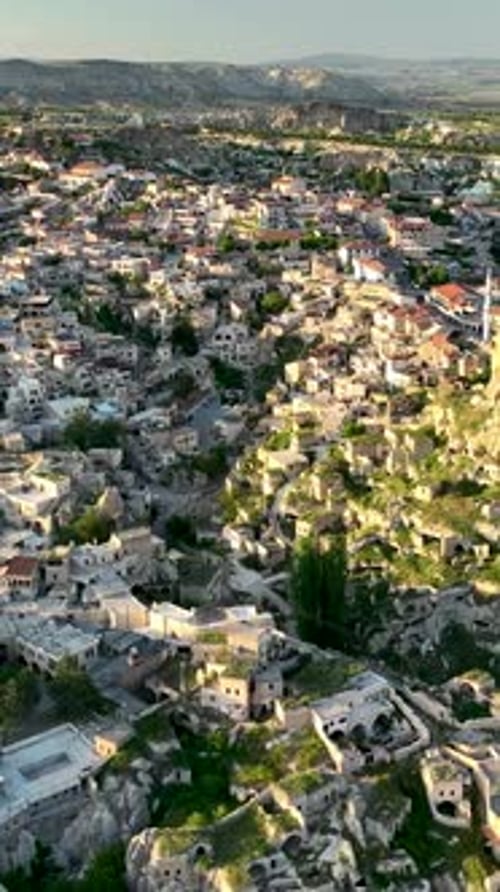 Vidéo verticale : Les meilleurs paysages de la Cappadoce : vue aérienne