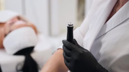 Changing Facial Tool Head in Hospital Setting