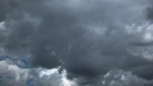 Blick auf stürmische Wolken vor dem Regen. Stürmische Wolken mit wechselndem Wetter
.