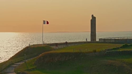 Conquet France 24 août 2024 Drapeau français au bord de la mer