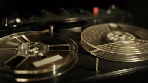 Lecteur de cassettes Reeltoreel avec bobines de ruban rotatives