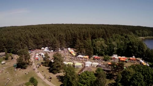 festival, an artisan market in an open-air museum, lots of people