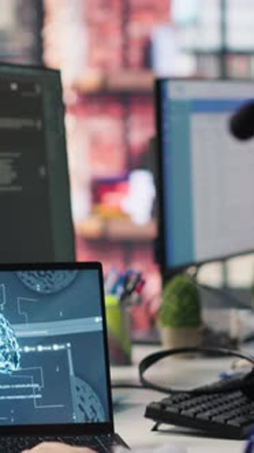 Vertical Video Call Center Agent Uses Artificial Intelligence to Enhance Customer Interactions