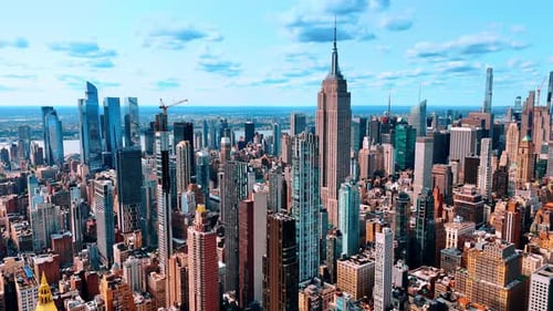 Jaw-dropping panorama of stunning Manhattan. Famous skyscrapers in the scenery of New York