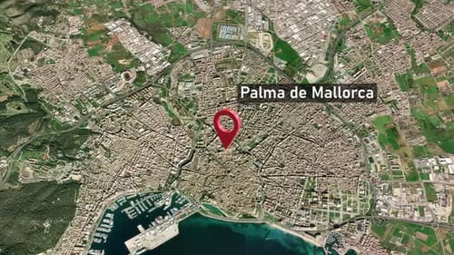 Zoom del mapa de la ciudad de Palma de Mallorca (Mallorca, España) desde el espacio a la Tierra