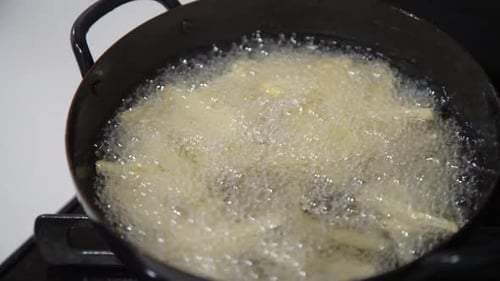 How to fry potatoes