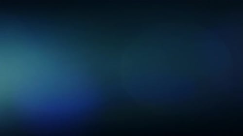 Weiche blaue Linsenreflexe, die die Dunkelheit erhellen