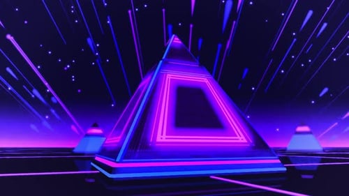 Die Neonpyramide leuchtet im lila Raum
