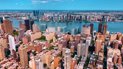 Variegated design of the high-rises in the scenery of New York.