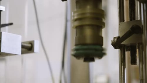 Tampas de garrafas de vinho que atendem ao calor na embalagem retrátil e giram