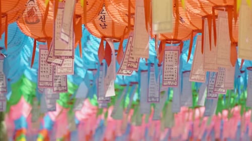 Lanternas de lótus penduradas coreanas de perto no templo Bulguksa em Gyeongju, Coreia do Sul