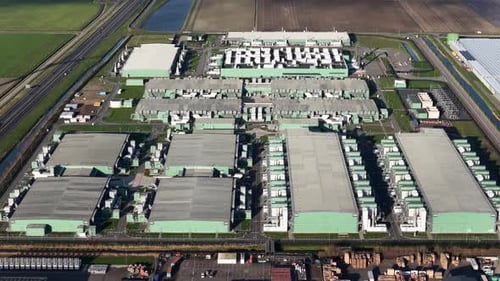 Vista aérea da infraestrutura de data center em grande escala