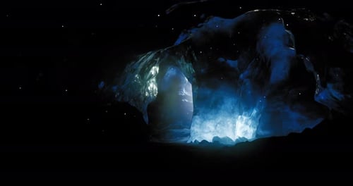 Grotte bleu vif illuminée d'étoiles dans l'obscurité la nuit