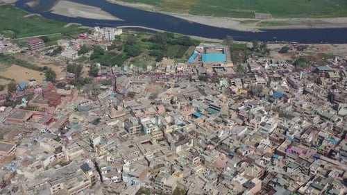 Vue aérienne de la ville sainte hindoue de Vrindavan à Mathura, en Inde.