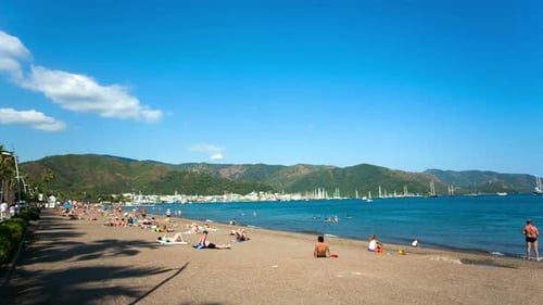 Blick auf die Landschaft der Ägäis auf den Strand