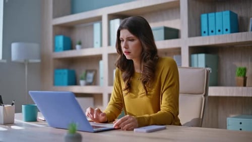 Office Specialist Disappointed Problem Looking Laptop Closeup Woman Stress