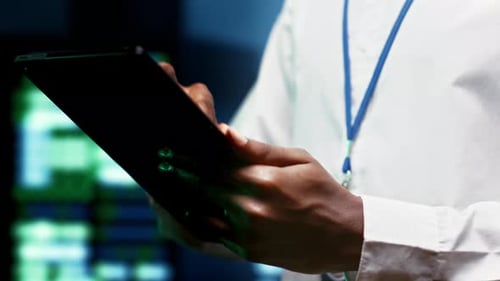 L'administrateur surveille la sécurité des superordinateurs