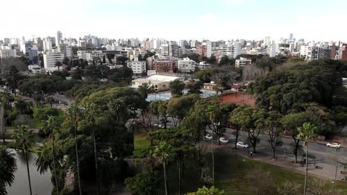 aerial view of the city and the park on a clear day