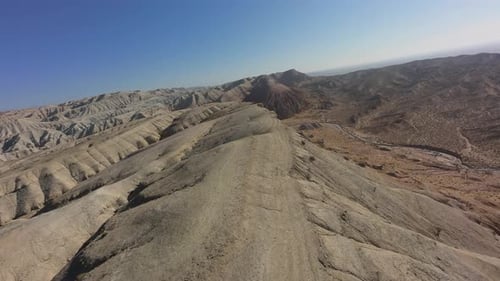 Exploring the Majestic Beauty of Desert Landscapes