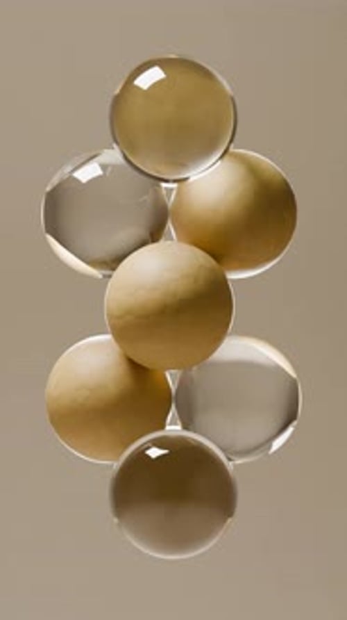 Rotierende Glaskugeln mit 3D-Schleife