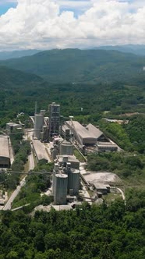 Fábrica de cimento em Lugait, Misamis, Filipinas Orientais