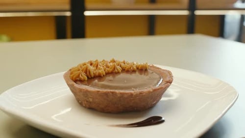 und Fudge Cake Panning — Gourmet-Dessert