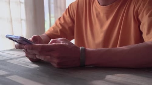 Man holding smartphone