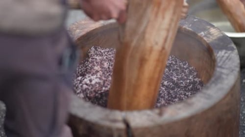 Cómo machacar mochi