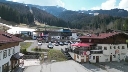 J'ai tourné ces superbes clips avec mon Mavic Mini 3 Pro lors d'une visite à Lermoos, en Autriche. Ces montagnes