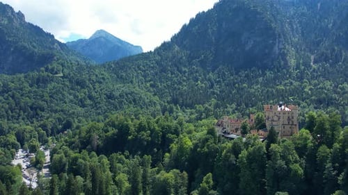Das berühmte Schloss Hohenschwangau in Bayern, Deutschland