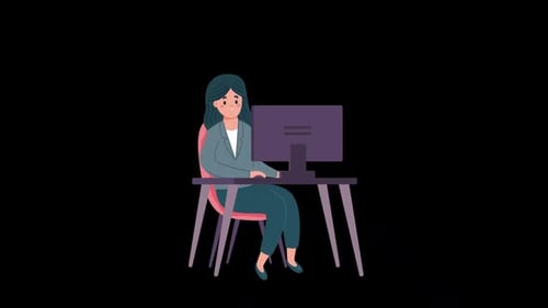 Une femme travaillant au bureau travaille sur un projet sur ordinateur. Horloge en arrière-plan Alpha