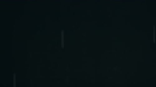 Regen, keine Kamerabewegung, Dunkelheit, Zeitlupe