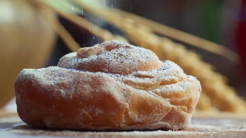Pain de blé au sucre en poudre