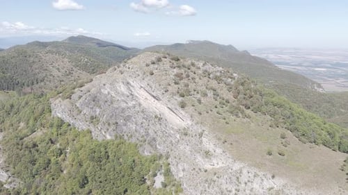 Vue aérienne de la chaîne de montagnes de Vratsa