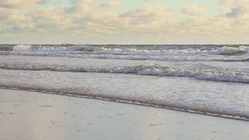 Surf of the North sea in super slow motion.