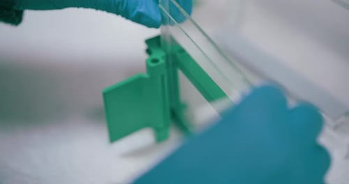 Hands Assembling Device in Clean Laboratory Environment