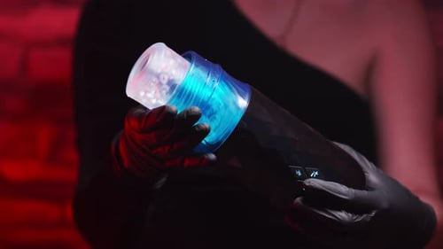Juguetes sexuales para hombres Masturbador telescpico automtico masculino en manos de una nia sobre fondo negro, Grabaciones de stock Incluyendo: sexy y estimulante - Envato Juguetes sexuales para hombres Masturbador telescpico automtico masculino en manos de una nia sobre fondo negro, Grabaciones de stock Incluyendo: sexy y estimulante - Envato