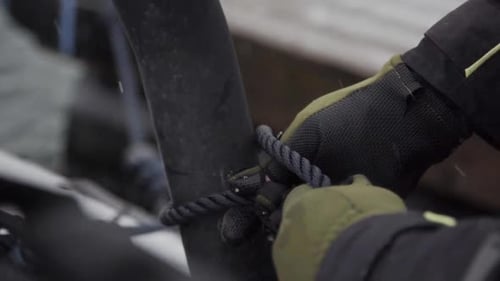 Corde d'ancrage bien agrippante pour bateaux lors de gros plans hivernaux extrêmes