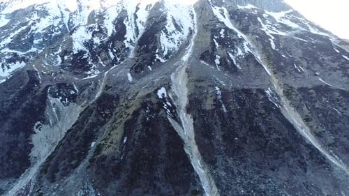 Gangotri-Gaumukh Tapovan trek is a popular trek in Uttarakhand state of India. Located at the base o