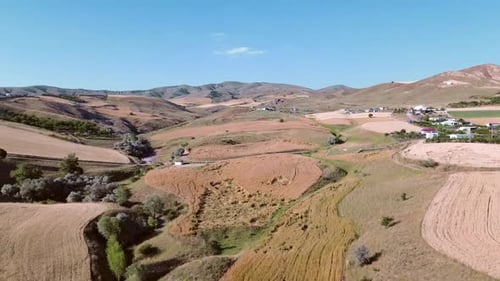 field view between mountains vertigo effect