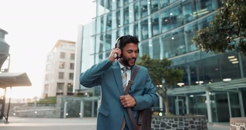 Empresário, dança e sucesso com música na cidade para motivação, realização