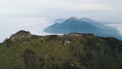 Zentraljava — Überquerung des Sindoro-Berges