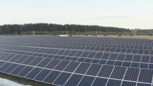 Farm mit Sonnenkollektoren